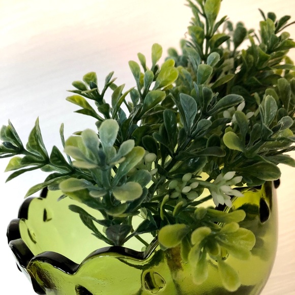 Indiana Glass Green Teardrop Pedestal dish - Picture 6 of 6